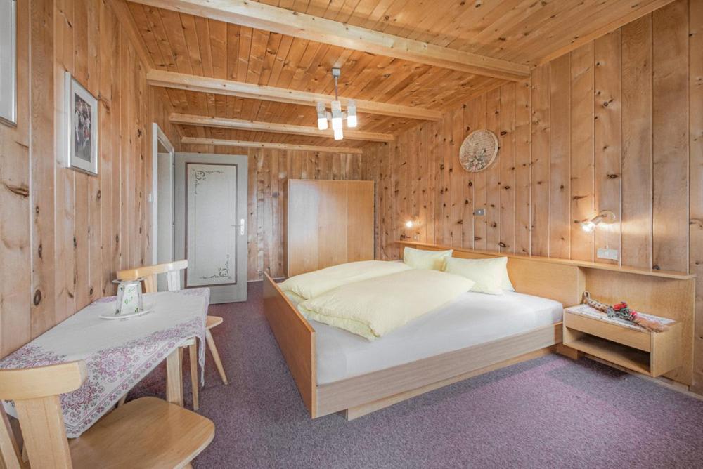 Kradorferhof Apartment Santa Maddalena in Casies Ruang foto